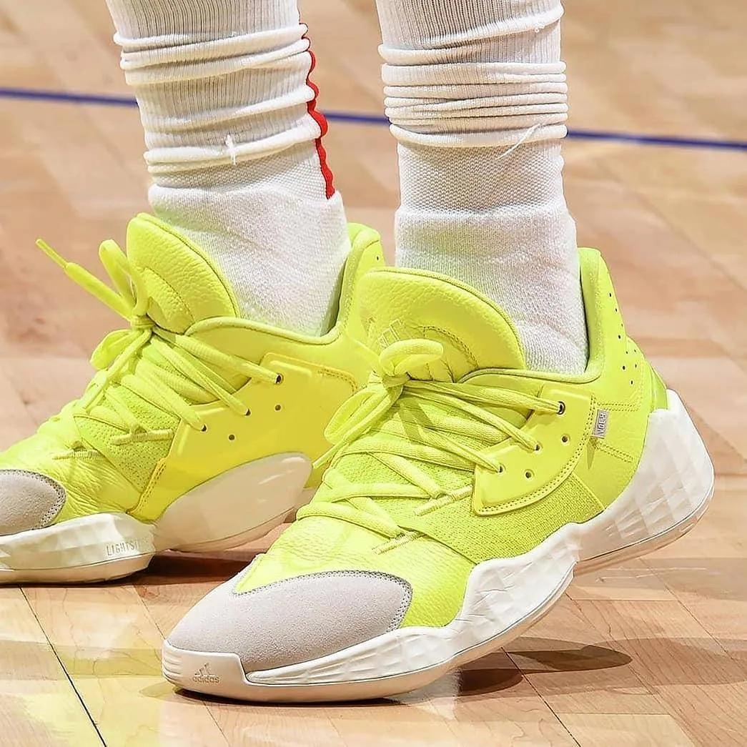 AYX-包含Rookie巅峰对决，哈登与30激战西班牙队分钟，败北胜负难料！的词条