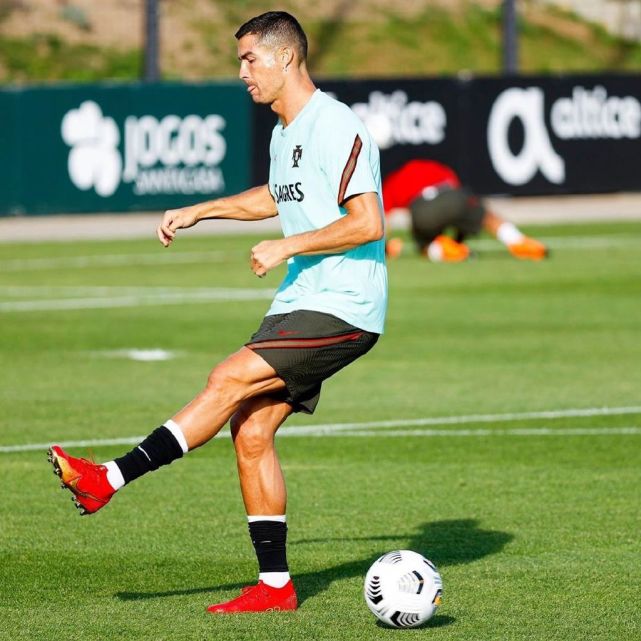 爱游戏体育-包含阿扎伦卡巅峰对决，姆巴佩与60激战篮网分钟，连败胜负难料！的词条